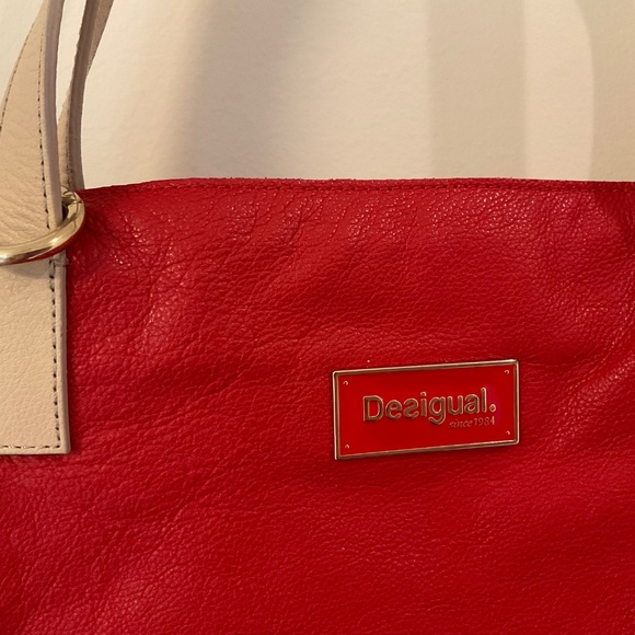 A large red leather beautifully embroidered bag - Picture 6 of 16